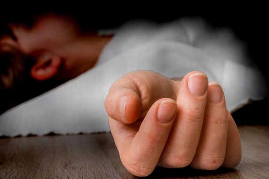Decomposed body of girl was found in the tea garden of Jalpaiguri