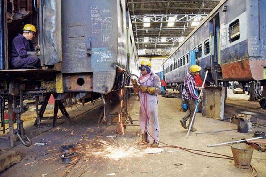 Theft into railway workshop at Liluah, cables are missing from important LHB coaches