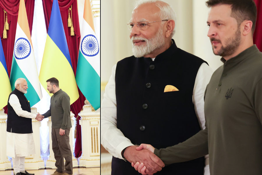 Ukrain President Zelenskyy calls PM Narendra Modi as peaceloving and depends during his first visit in Kiev