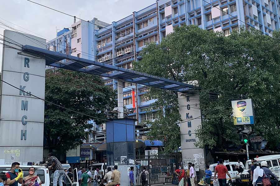 Assistant Super of RG Kar informed family of killed student