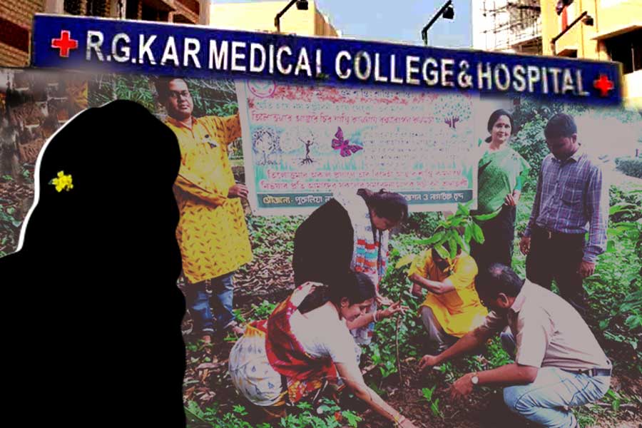 Tree plantation in the name of dead RG Kar Hospital's doctor