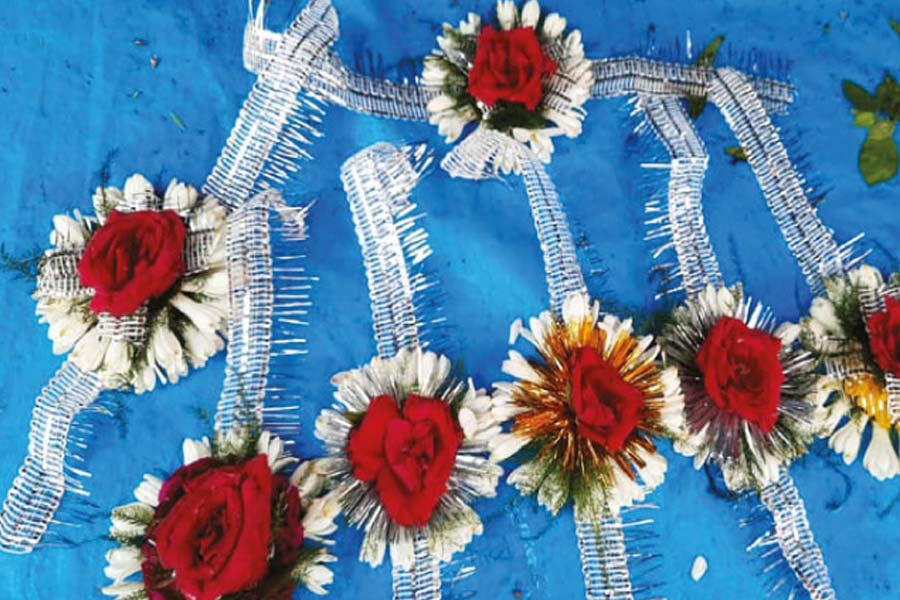 Rakhi made by dust Rose selling in Rajarhat