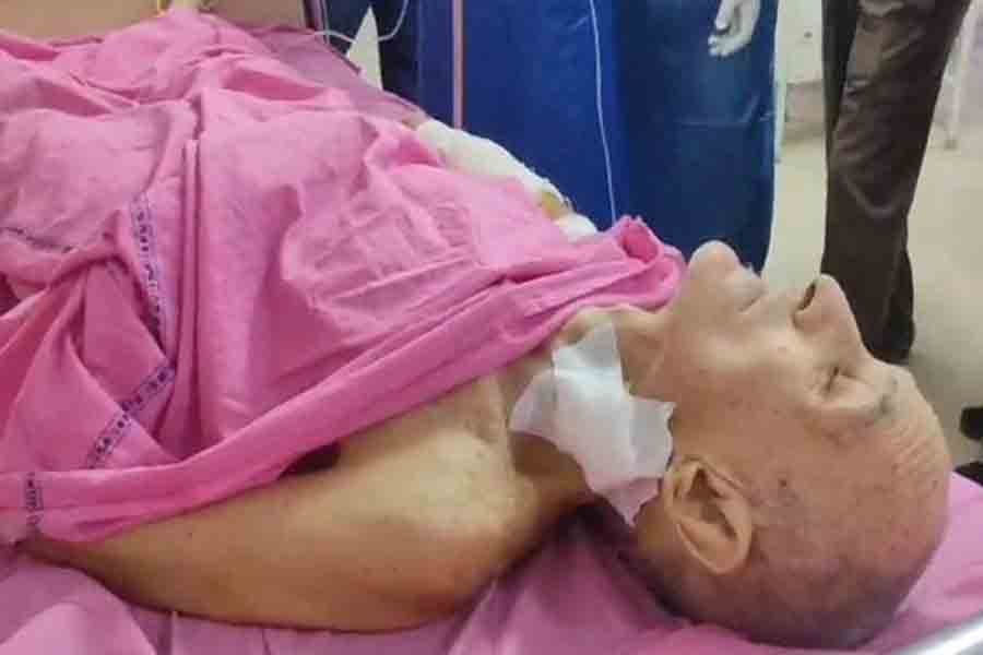 Spanish man tried to immerse himself in Ganges like Mahabharat
