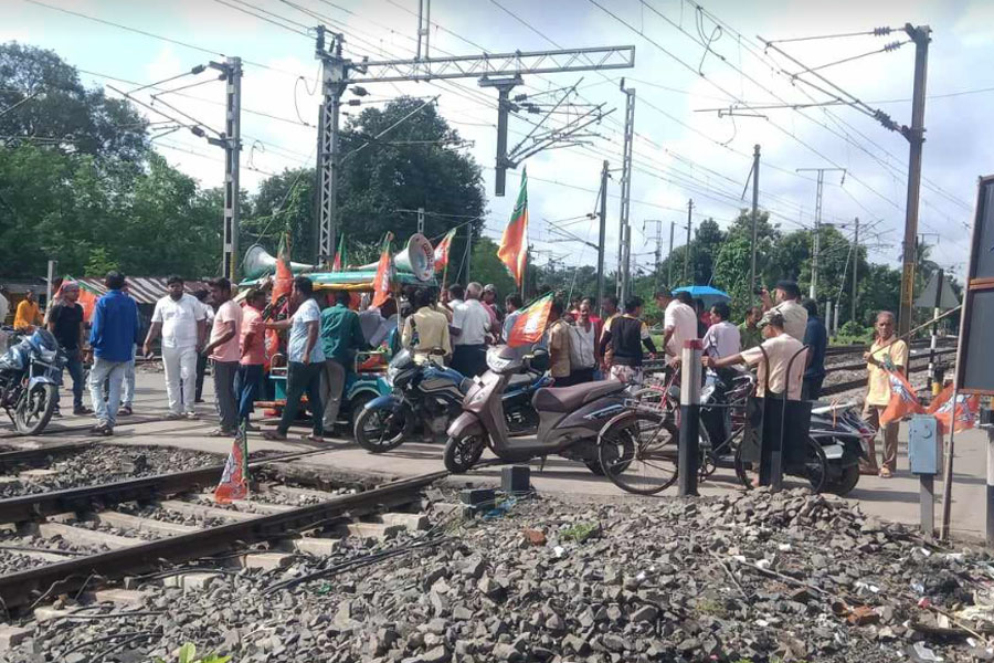 BJP Bangla Bandh: Massive disruption of train services in differnt places due to strike