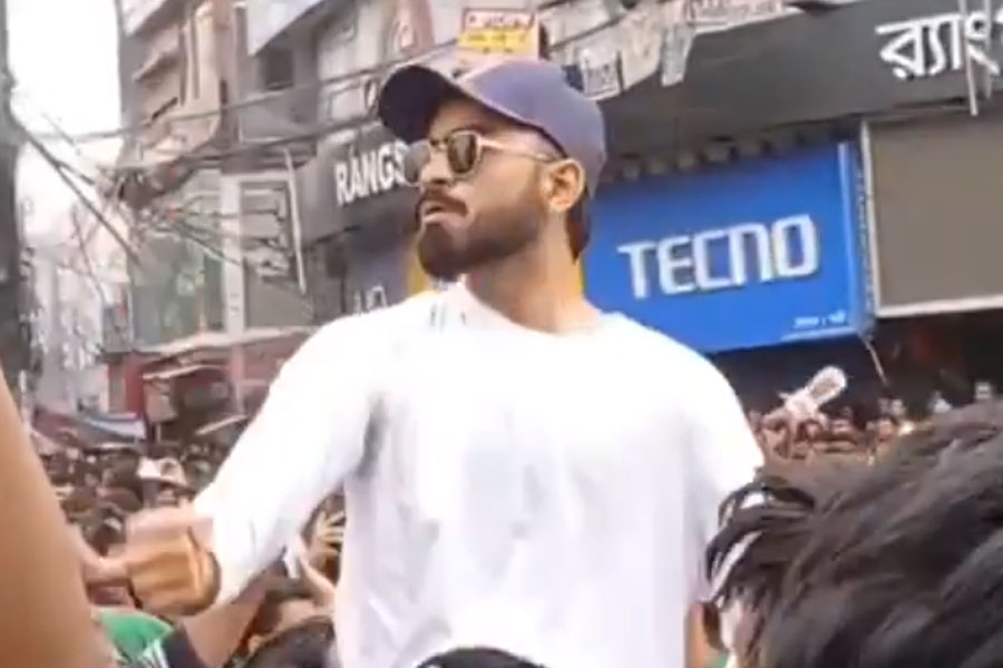 Bangladesh Protest: Virat Kohli look alike found in the agitation
