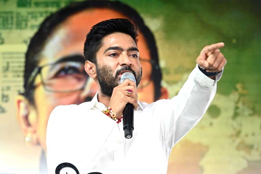 Abhishek Banerjee kept his promise bus service resumed on Achipur-B.B.D Bag route