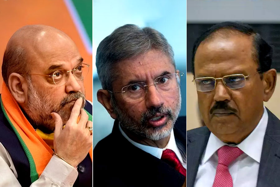 Bangladesh Crisis: Amit Shah held a meeting with foreign minister S Jaishankar and National Security Advisor Ajit Doval