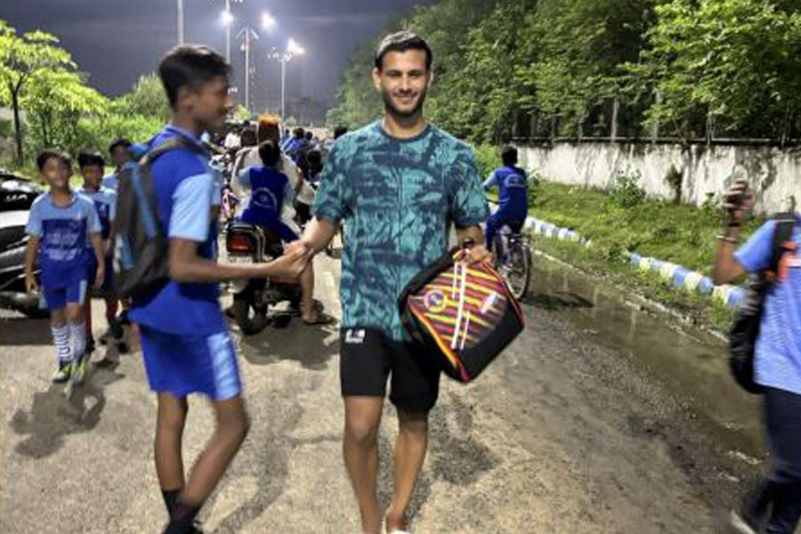 Anwar Ali has joined the practice session of East Bengal ahead of Derby