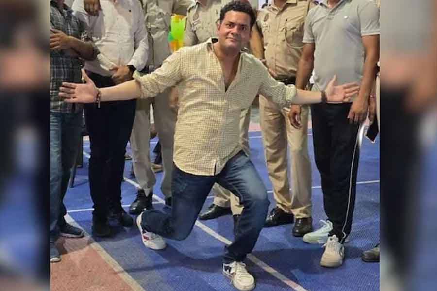 Delhi Cop Seen Dancing At Colleague's Farewell, Died Moments Later