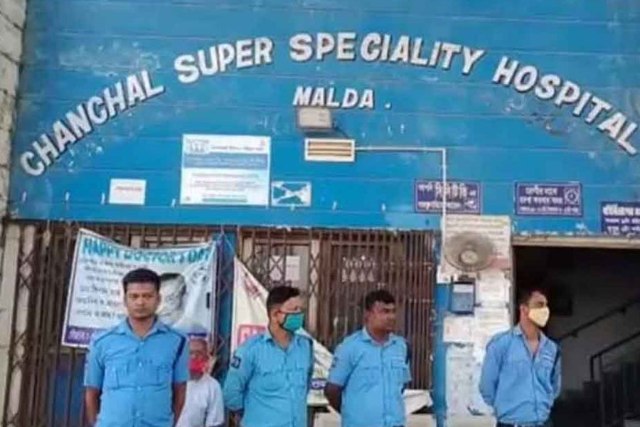 Relatives of patients beat security guard in Malda Hospital