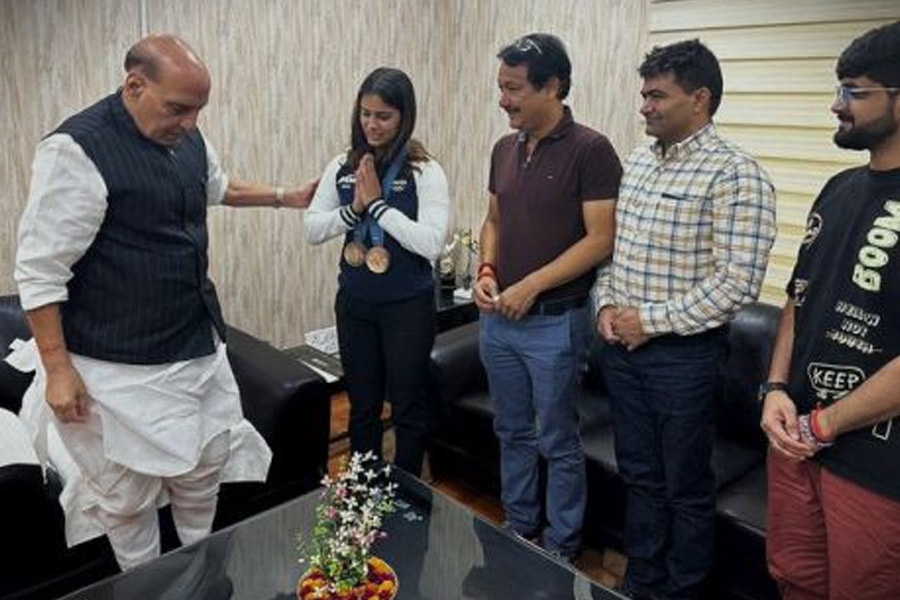 Manu Bhaker met Rajnath Singh and Bhupinder Singh Hooda