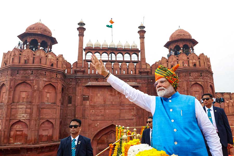 PM Modi breaks record for longest Independence Day speech