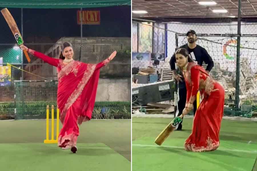 Rukmini Maitra plays cricket with Dev, watch video