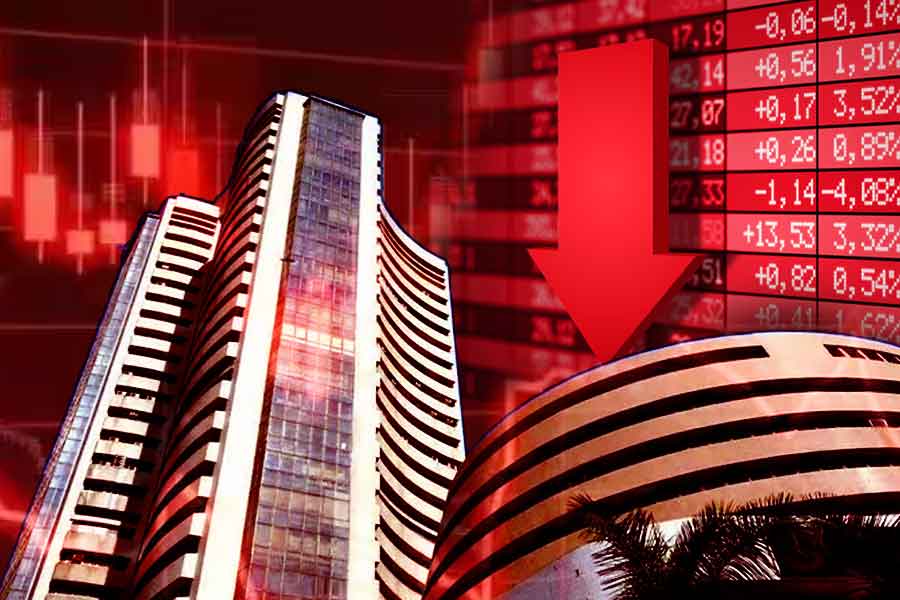 Sensex plunges more than 1000 points, investors suffer huge loss