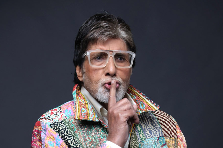 Amitabh Bachchan possibly in silent protest over the Pahalgam terror attack