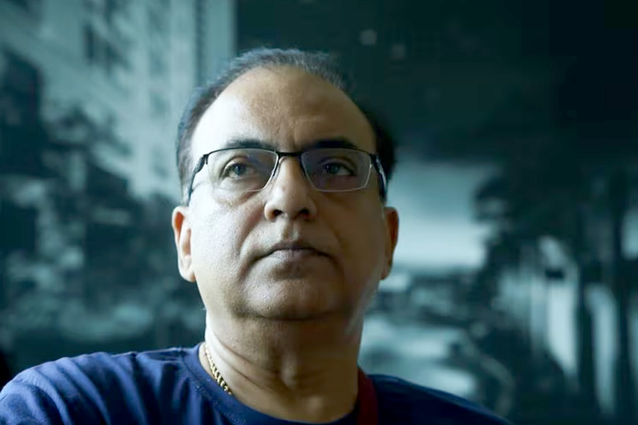 Arindam Sil claims few Tollywood celeb taken appearance fee for movement
