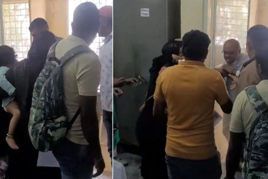 Woman assaults Karnataka government hospital doctor, pulls him by collar