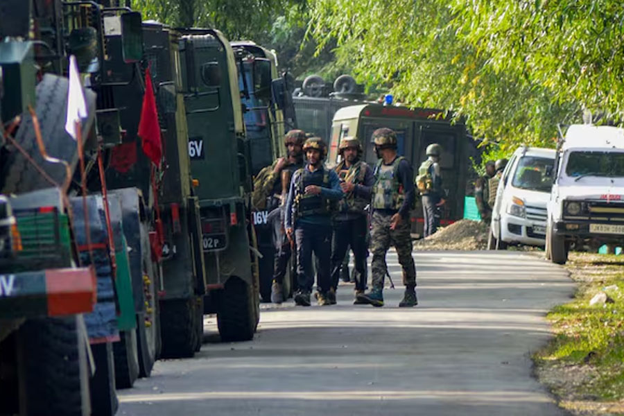 Terrorists attack army base in Jammu and Kashmir, soldier injured