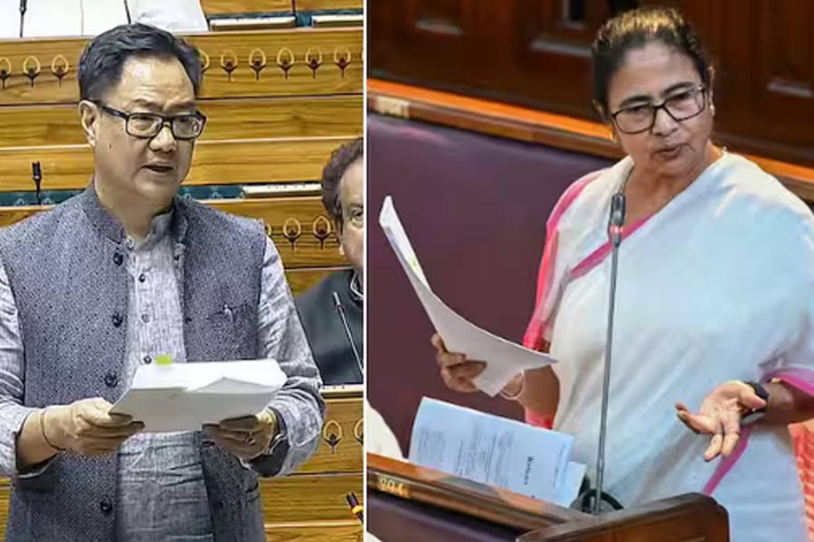 Union Minister Kiren Rijiju slammed Bengal CM Mamata Banerjee
