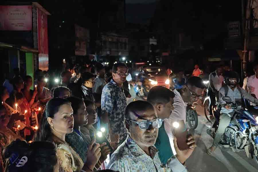 Local people of Konnagar stages protest against youth dead in RG Kar