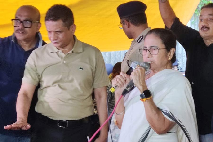 RG Kar Medical College & Hospital: Mamata Banerjee meets with junior doctors