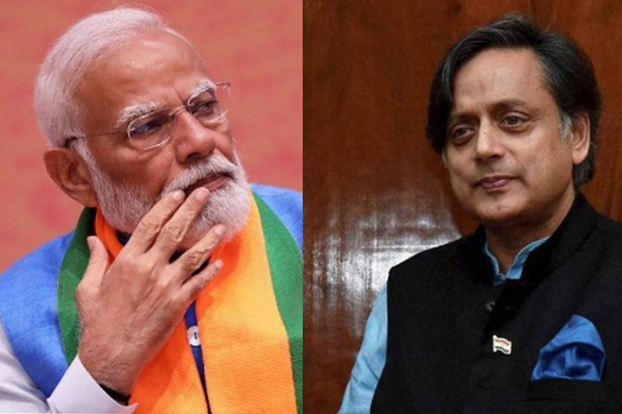 SC stays defamation case against Shashi Tharoor for remark on Modi