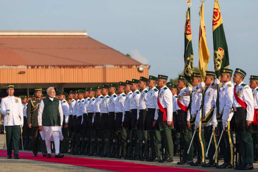 PM Modi arrives in Brunei on historic 2-day visit