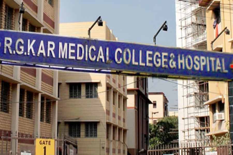 Posters of RG Kar doc organization torn apart