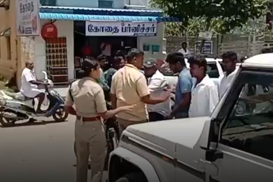 Tamil Nadu woman cop assaulted during protest, 5 arrested