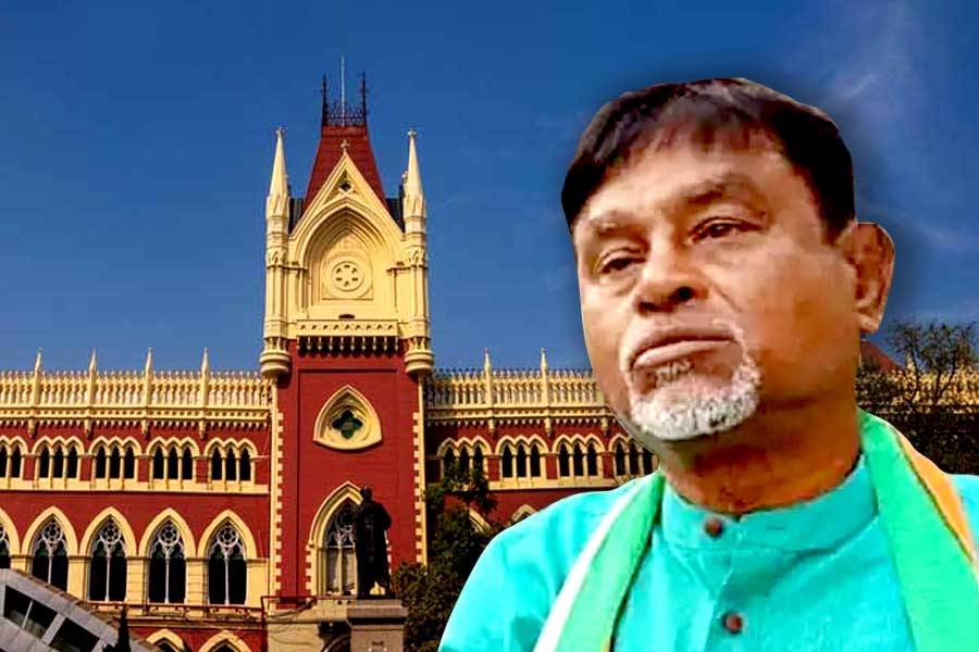 Manik Bhattacharya gets bail in recruitment scam