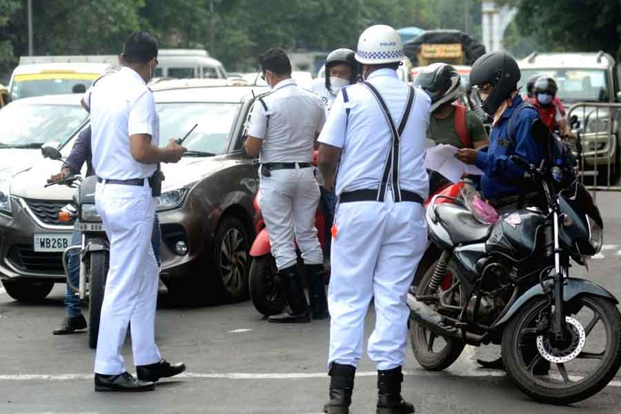 Kolkata: Drunken driver detained for harassing Traffic sergeant