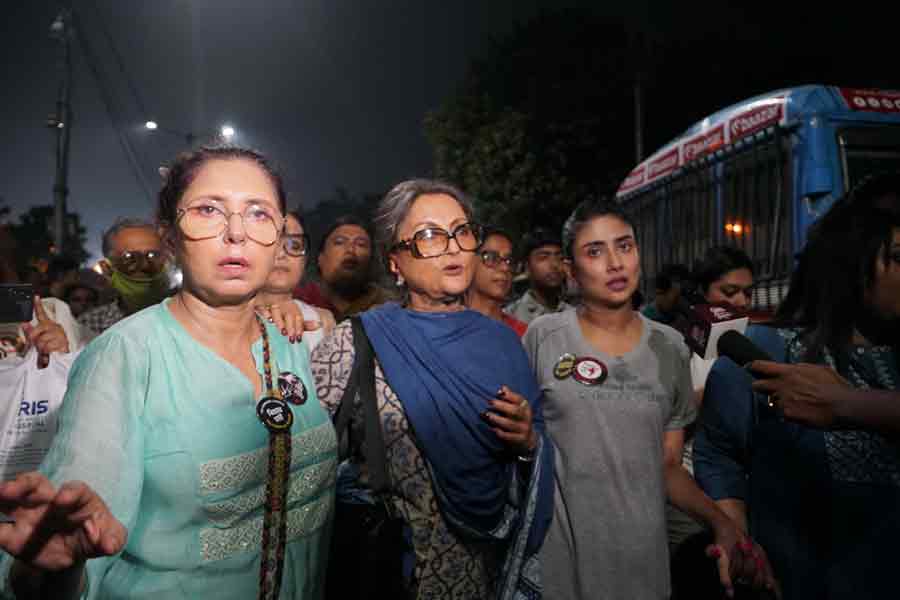Hunger strike: Aparna Sen at Dharmatala
