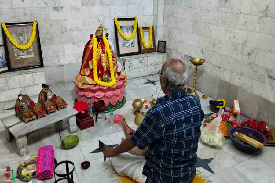 Ghosts are restricted after offering bhog at Bhoot Chaturdashi in Asansol