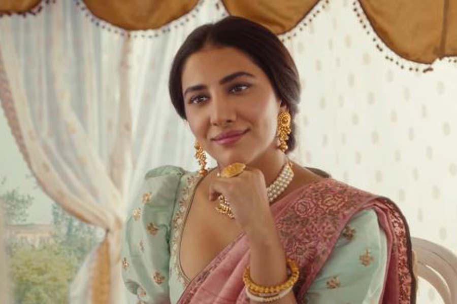 Rukmini Maitra's New movie BINODIINI teaser out