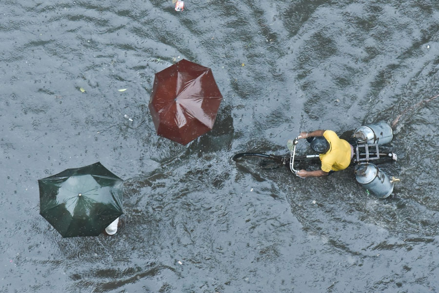 WB Weather Update: MeT predicts heavy rain in three district