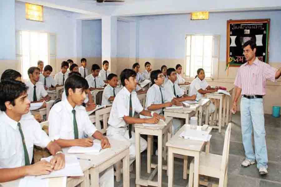 No textbooks for two weeks of new school year, only social awareness In Kerala