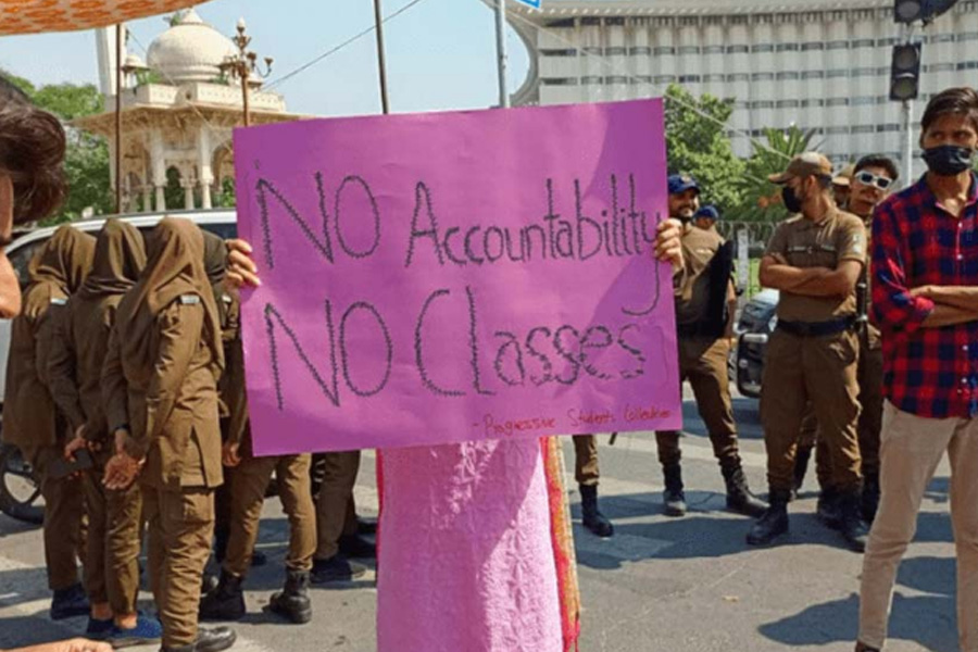 Pakistan: protests at Lahore colleges over alleged on-campus assault