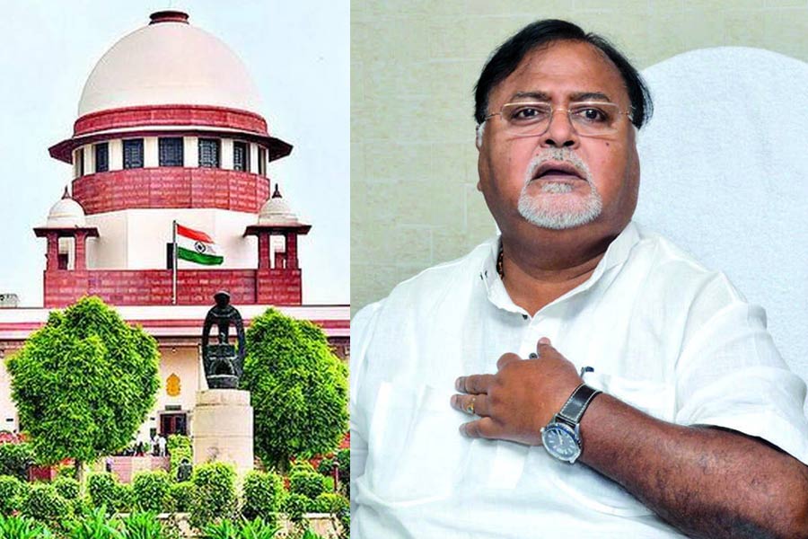 SC grants bail to former WB education minister Partha Chatterjee