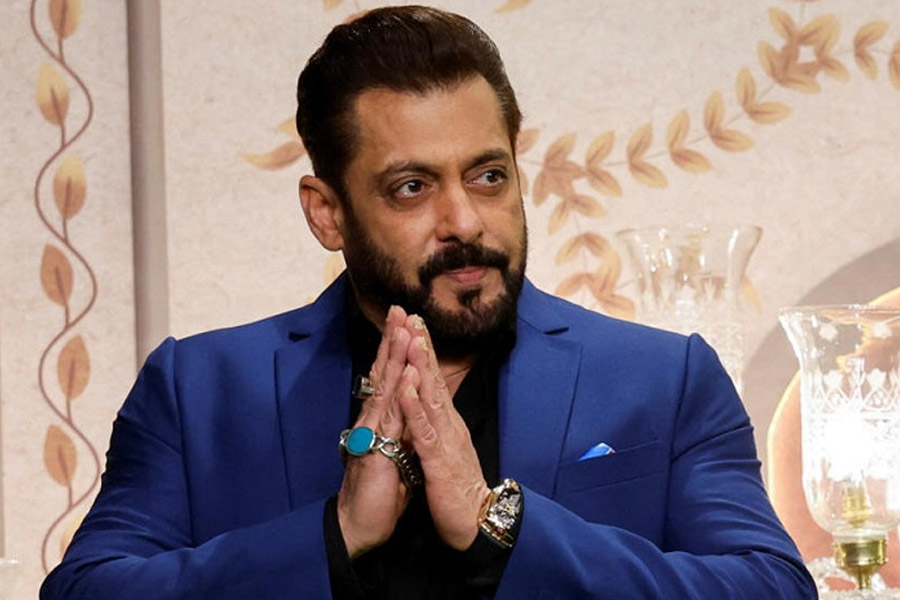 Astrologer predicts caution period in late 2025 about Salman Khan