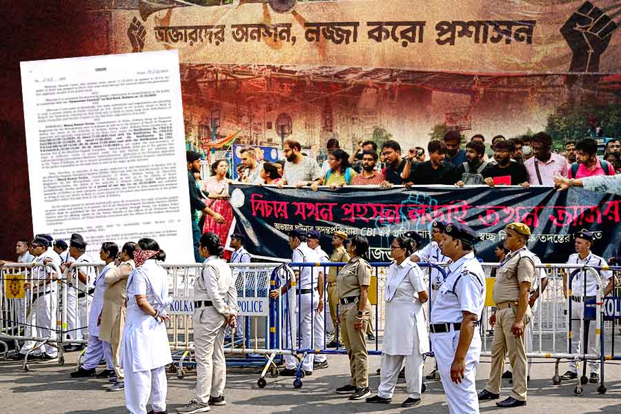 Kolkata Police bans gathering to avoid unrest situation that may caused by carnival of protest by the doctors