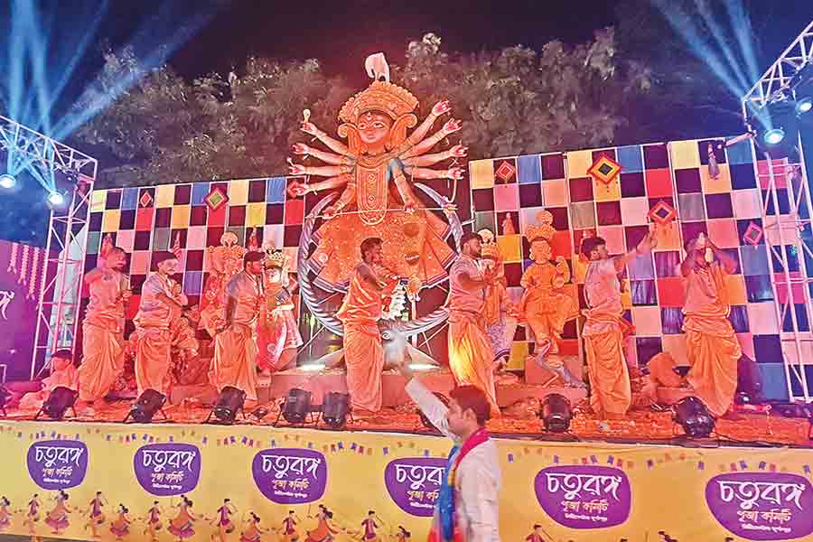 Durga Puja Carnival 2024: Tribute to Ratan Tata at Puja Carnival in Durgapur