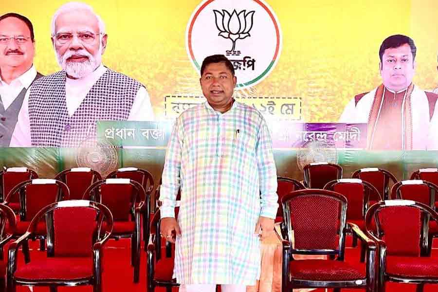 Controversy started over a video goes viral againt BJP Candidate of Naihati