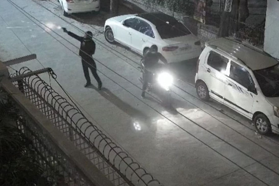 Bishnoi gang rivals firing at Delhi businessman's home caught on camera