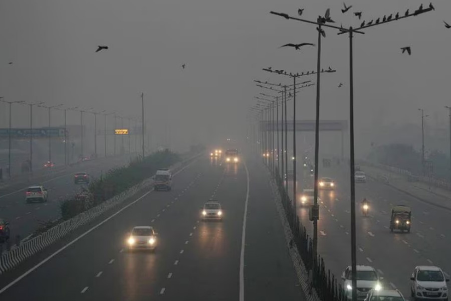 Delhi's air is equivalent to smoking 25 to 30 cigarettes daily
