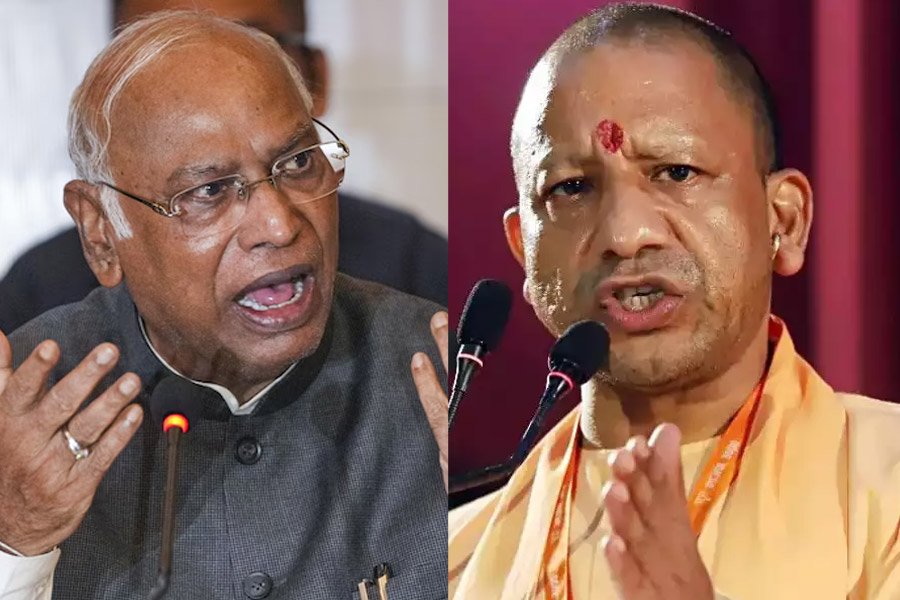 Yogi Adityanath attacks Mallikarjun Kharge over appeasement politics