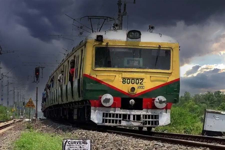 8 trains will run between Krishnanagar-Amghata route with 14 days