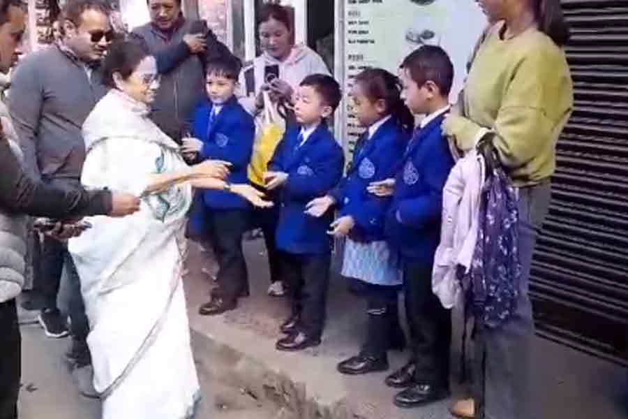 Mamata Banerjee connects with people of Darjeeling