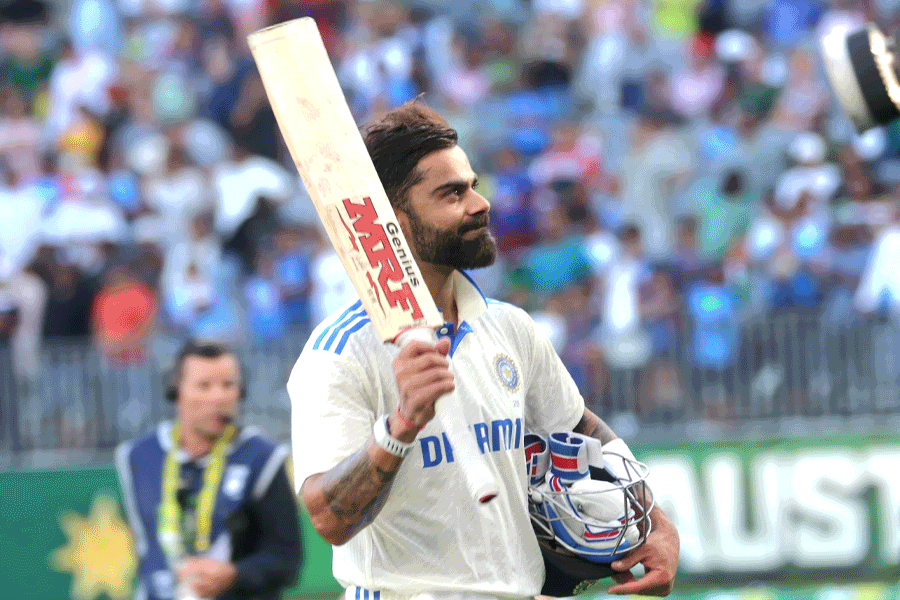 Former Cricketer's sent message to Virat Kohli after his Test retirement