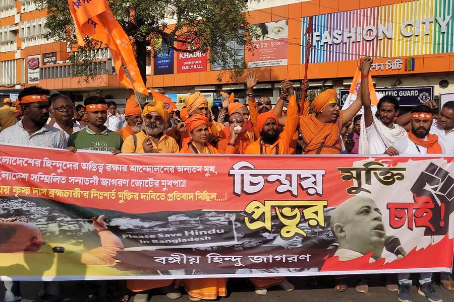Chinmoy Prabhu Arrest: Sanatani rally in Kolkata clashed with police
