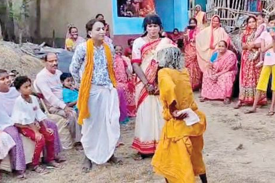 Bardhaman: Farmers of the village participated in the Badai song at Monteswar